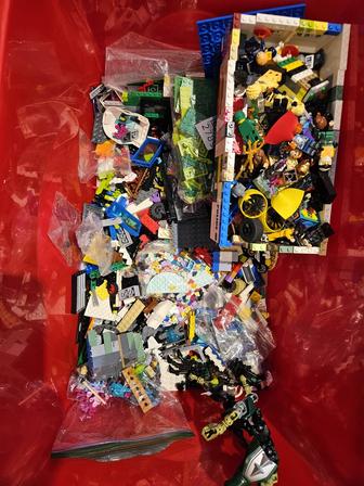 Продаются более 2000 б/у деталей от оригинальных серий Lego