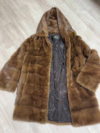 Норковая шубка с капюшоном размер 48