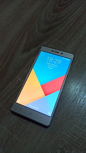 Смартфон Xiaomi Redmi 3