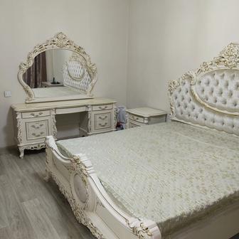 Продам спальный гарнитур