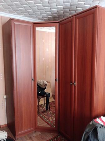 Шкаф угловой