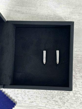 Продам золотые серьги
