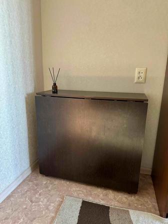 Продам стол книжка