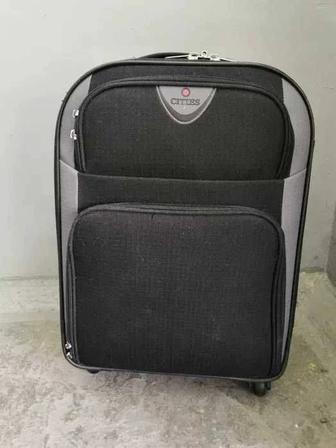 ОТДАМ ДАРОМ чемодан. СРЕДИЙ, (24х32х54см), ручная кладь, крепкий ЕС бу