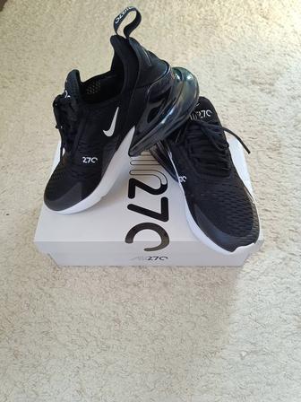 Продам кроссовки оригинал Nike Air Max 270,unisex