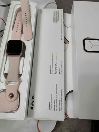 Продам часы Apple Watch 4, в отличном состоянии