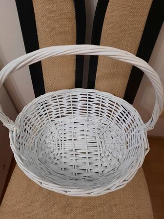 Корзинка белая и серая