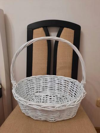 Корзинка белая и серая