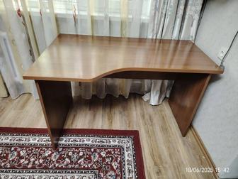Стол компьютерный