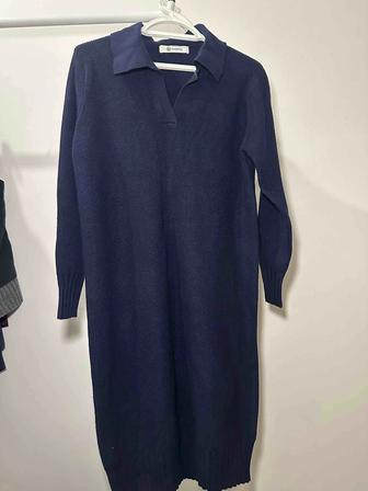 Темно синее трикотажное платье