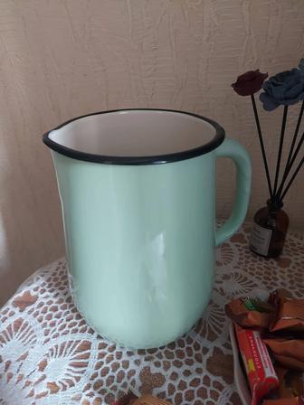 Кувшин эмалированный, объем примерно 2,6 литра