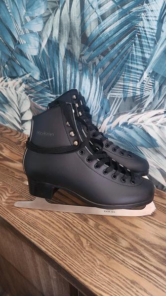 Фигурные коньки Botas Robin