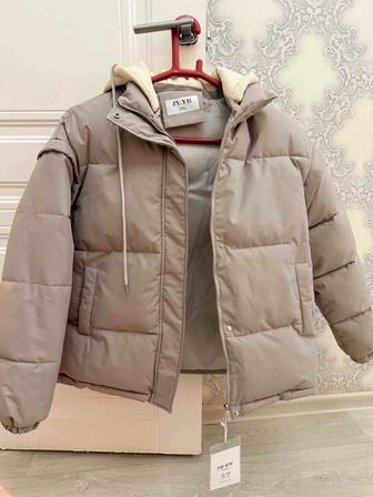 Куртка сатылады размер стандарт новый киілмеген