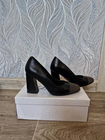 Продам туфли женские итальянские