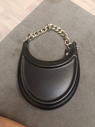 Сумка Zara Half Chain Strap Moon Black из черной кожи с серебряной цепочкой