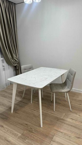 Стол и стулья