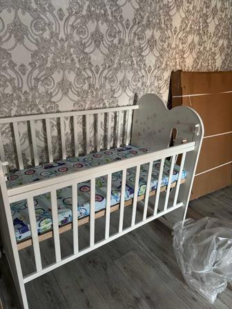 Детская кроватка