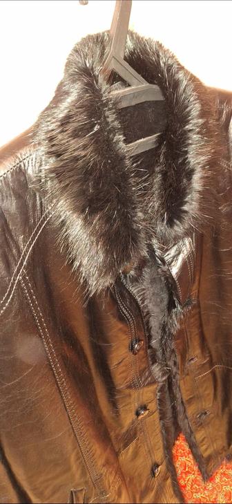 Продам мужскую коженную куртку с мехом
