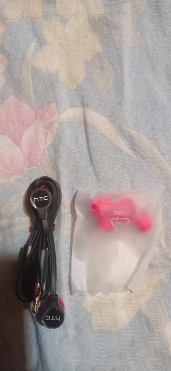Наушники HTC
