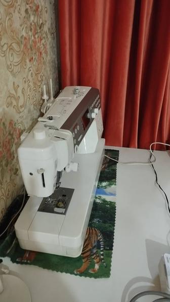 Продается швейная машинка