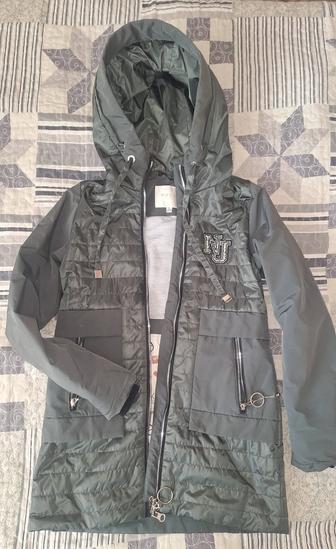 Куртка ветровка 146см