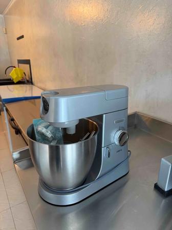 Кухонный комбайн Kenwood chef Xl