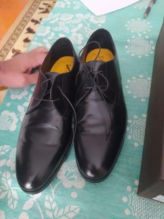 Продаются лоферы мужские новые