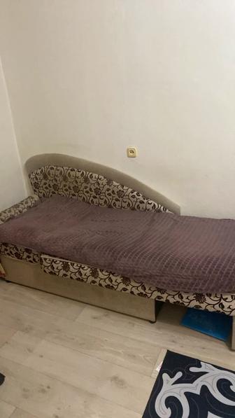 Небольшой диван