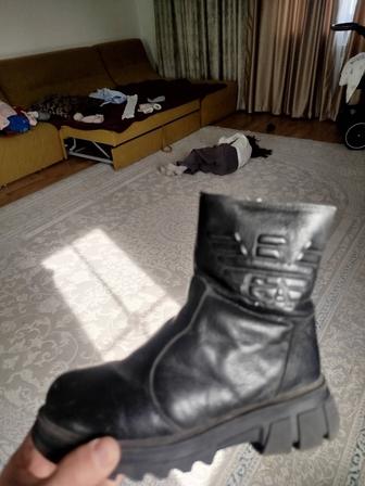 Продам зимние сапоги на девочку