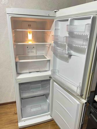 Продам Холодильник LG
