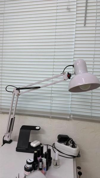 Настольная лампа