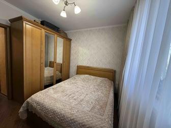 Спальный кровать и шкаф