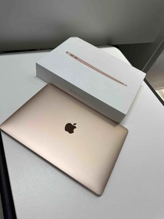 MacBook Air M1 2020 с 8 GB оперативной памяти и SSD на 512 GB