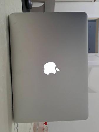 MacBook Air (13-inch, 2017)