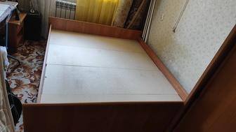 Кровать двухспальная Бу размер 200/160 с матрасом цвет светлый орех торг!!!