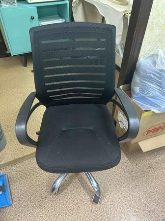 Продам офисные стулья