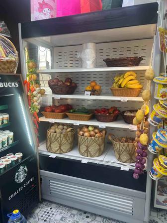 Витринный холодильник