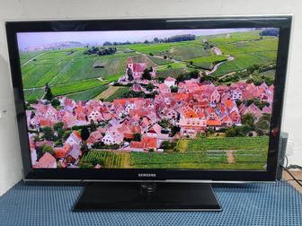 Smart TV SAMSUNG 40дюймов с сабвуфером(встроен)
