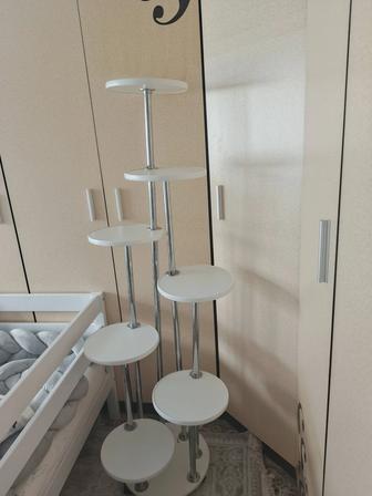 Продам этажерку для цветов