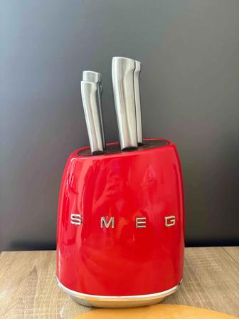 Набор ножей от премиального итальянского бренда SMEG