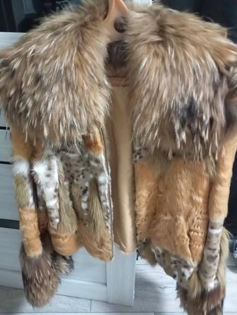 Продаю женский меховой полушубок.В отличном состоянии.Натуральный мех.