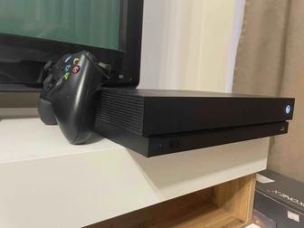 Xbox One X (С коробкой, геймпад, незабанен, все работает)