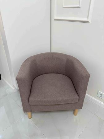 Уютное мягкое кресло в отличном состоянии