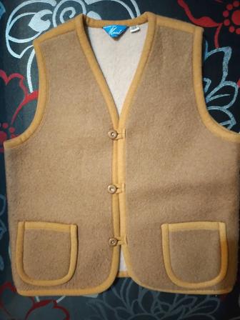 Детская жилетка натуральная верблюжка 5-6лет