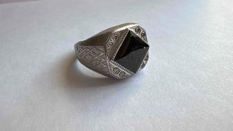 Мужской серебряный перстень
Размер21
