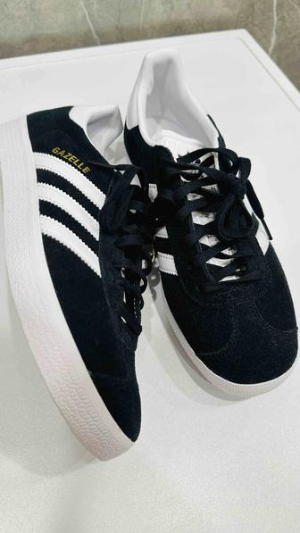 Кроссовки gazelle Adidas черные