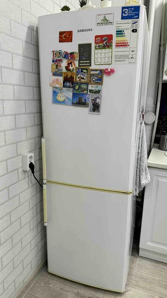 Продам холодильник самсунг