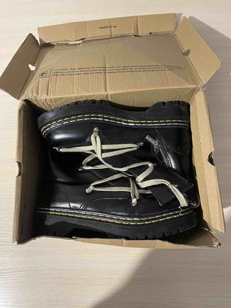 продам Rick Owens с коллаборацией Dr
Martens в идеальном состоянии