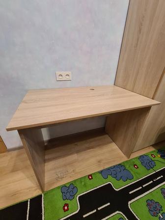 Стол письменный