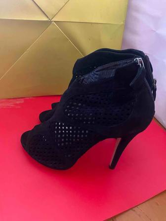 Продажа товара! Продам ботильоны!